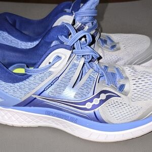 Saucony Women’s Everun Omnis 3 Light Blue Running Shoes 8W